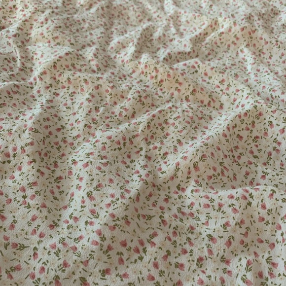 Brandy melville Tie floral skirt. Easily tied on the side. - Picture 2 of 3